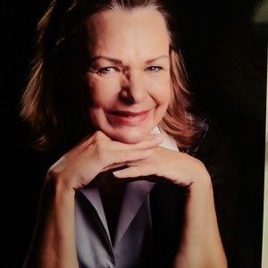 Meet your Posher, Monica